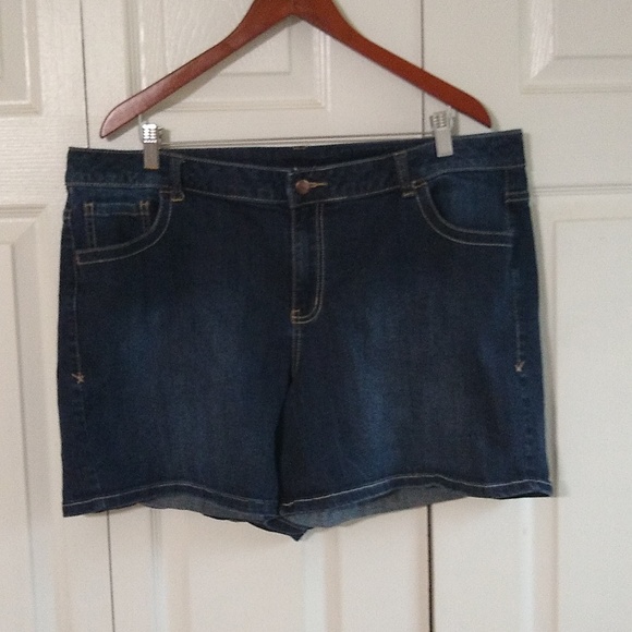 Lane Bryant Pants - Lane Bryant dark wash Jean Short Size 20